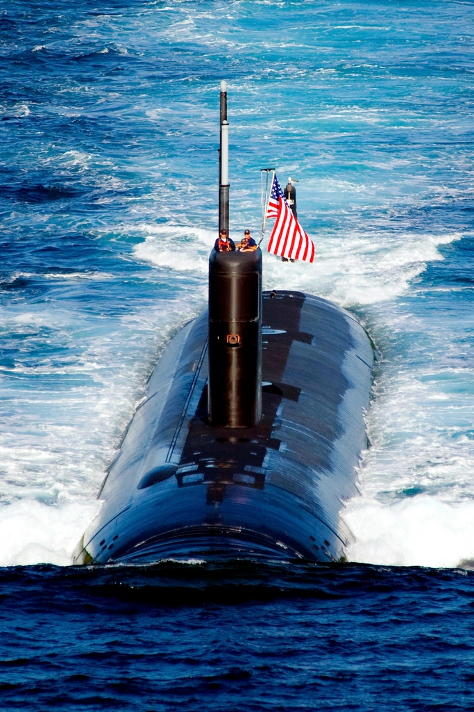 Los Angeles-class attack submarine USS - Hugh White Hoists Up AUKUS White Flag